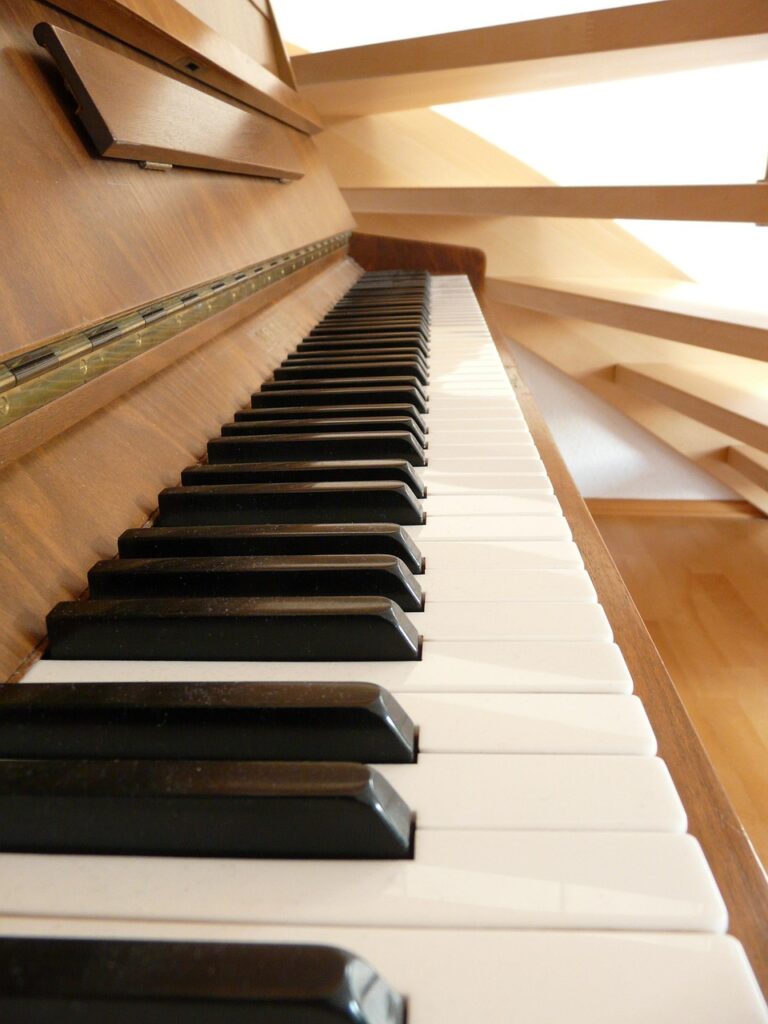 piano keyboard